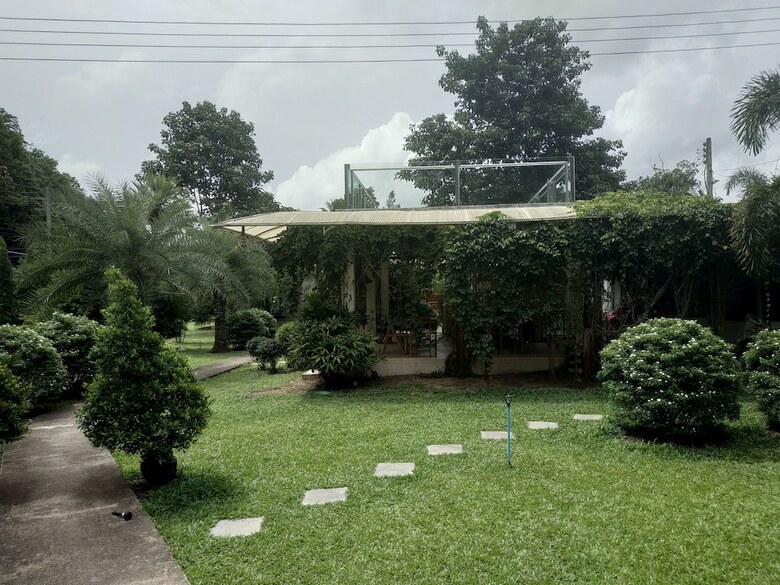 Hotel V Valley Resort