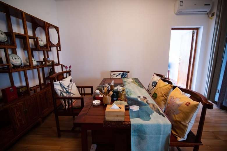 Hotel Dali Harmony House