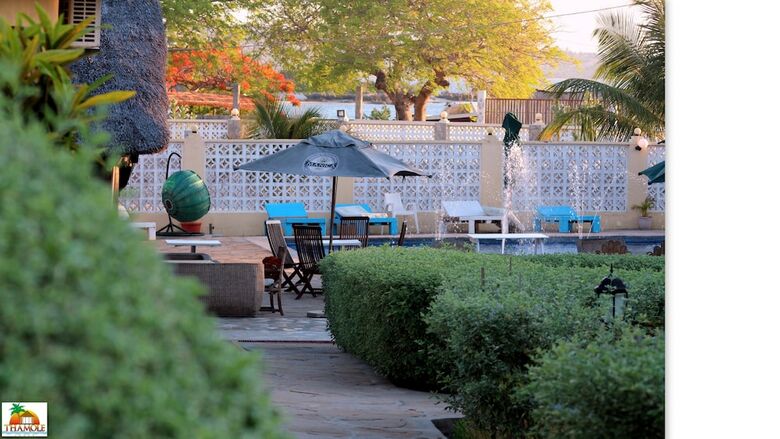 Thamole Lodge