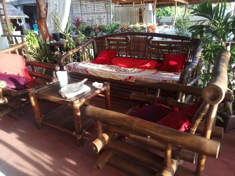 Hotel Nipa Hauz Resort