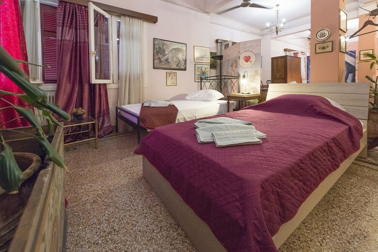 Apartamentos Metaxourgio Luxury Suite