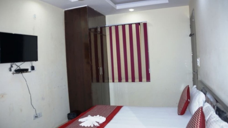 Maxfort Budget Hotel Dwarka