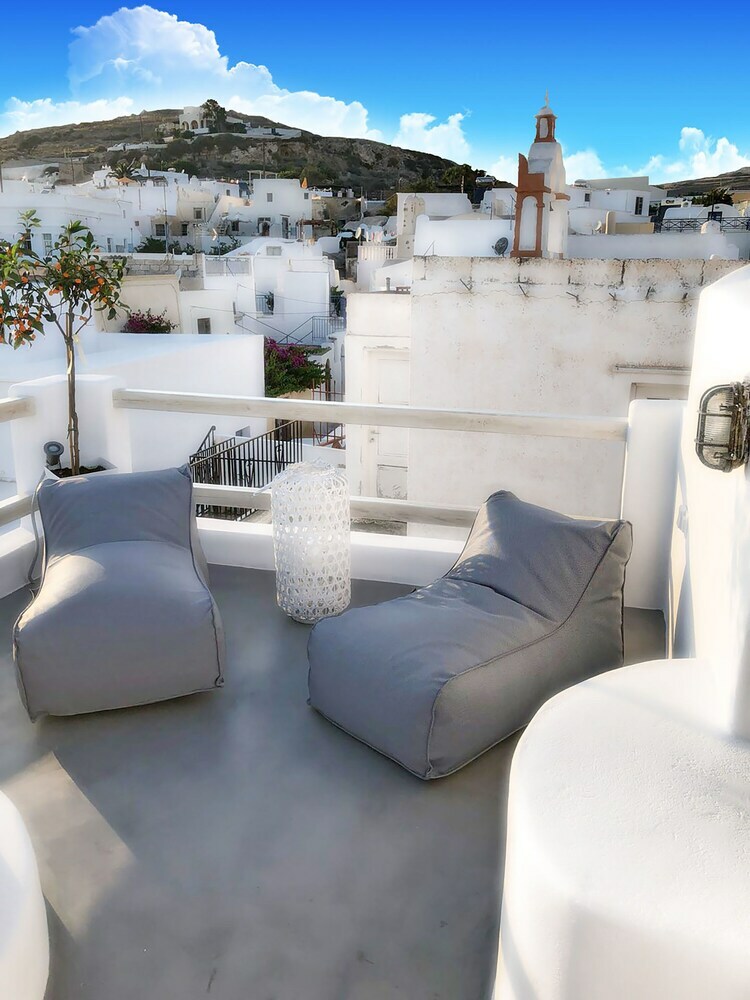Villa The Luna Suites
