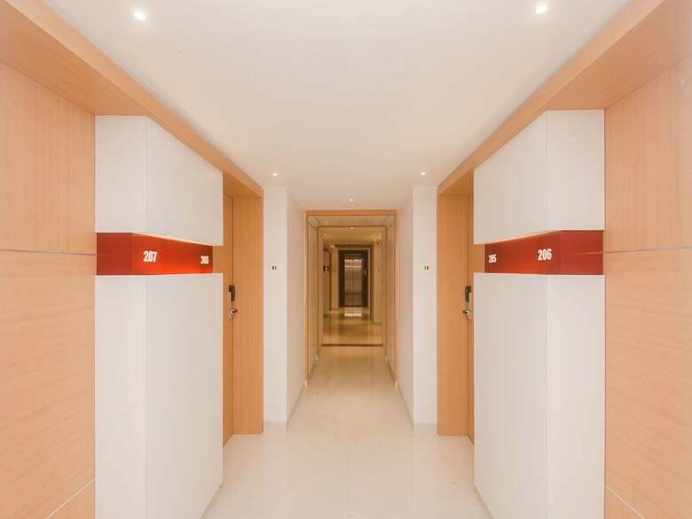 Oyo 16718 Hotel Aditya Residency