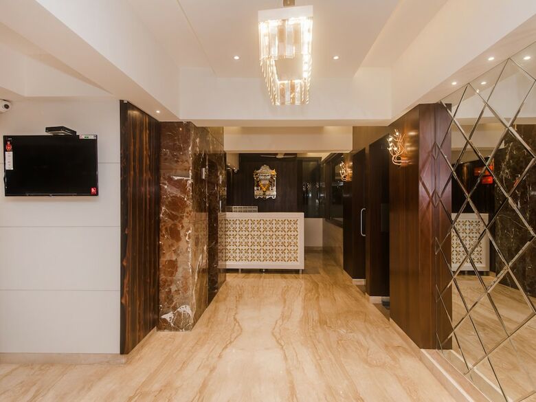 Oyo 16718 Hotel Aditya Residency