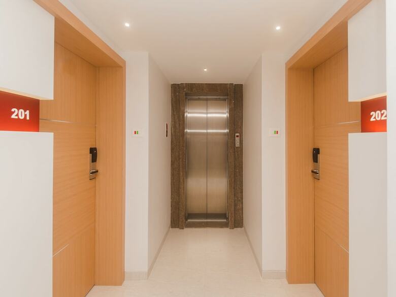 Oyo 16718 Hotel Aditya Residency