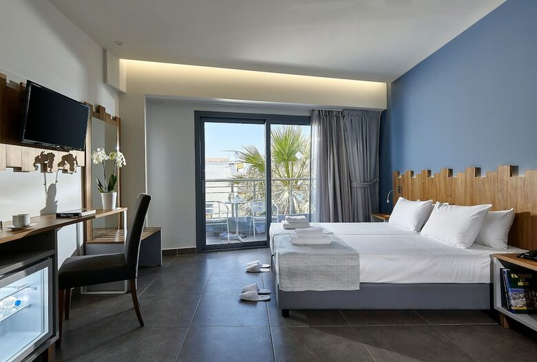 Pollis Hotel