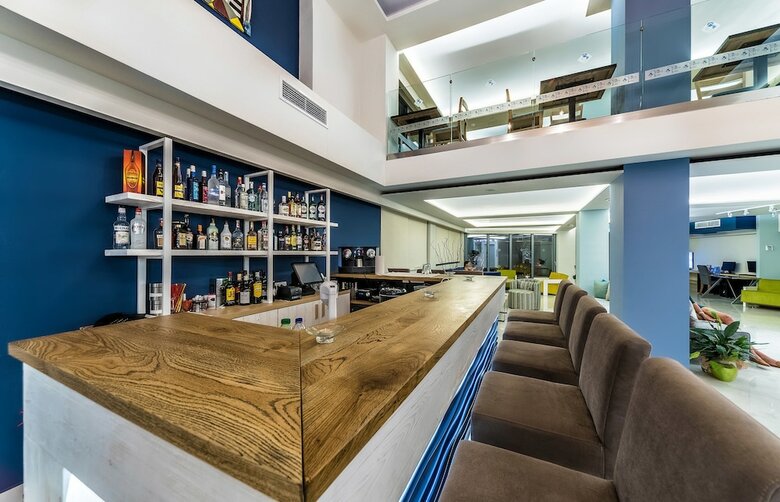 Pollis Hotel