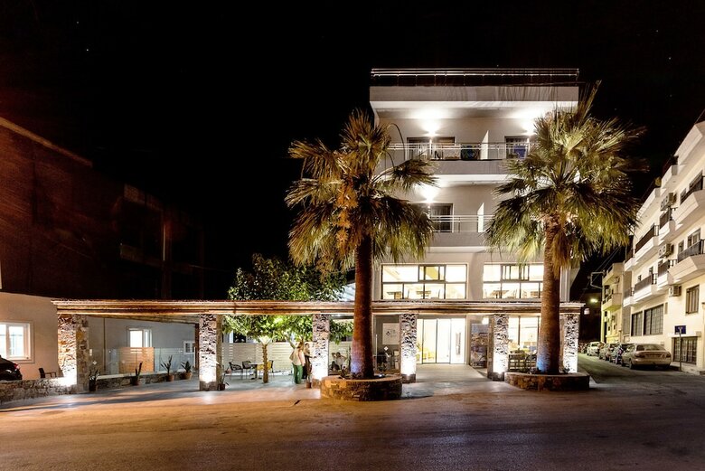 Pollis Hotel