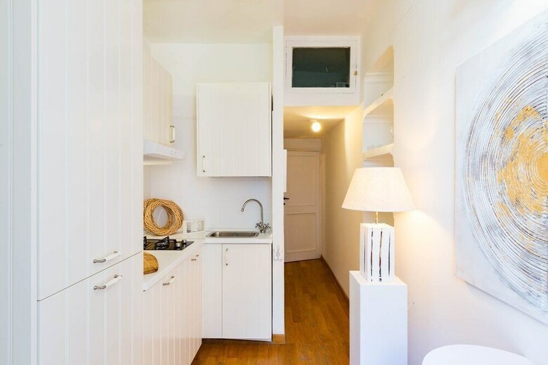 Pantheon Luxury Gold Apartment