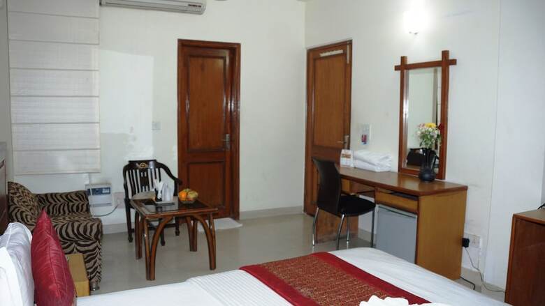 Maxfort Budget Hotel Gurgaon