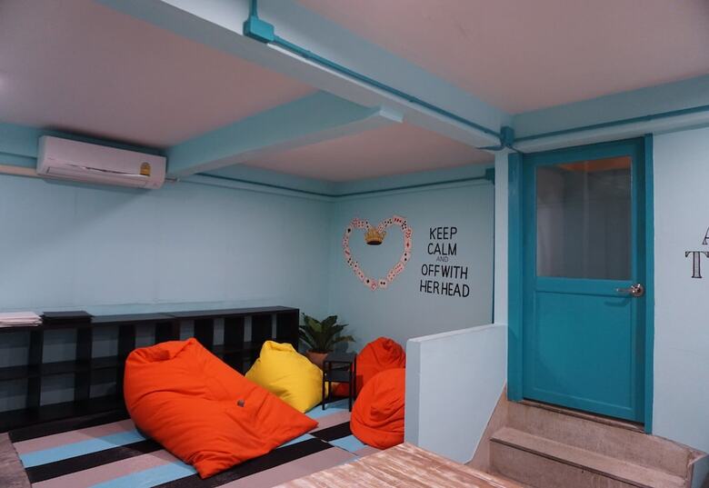Hostal The April 24 Home & Cafe
