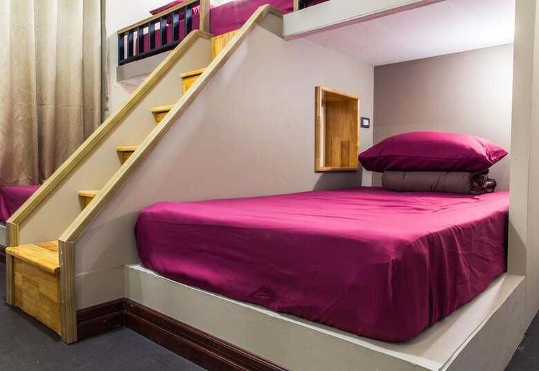 Hostal Sleep Lizm Hostel - Adults Only