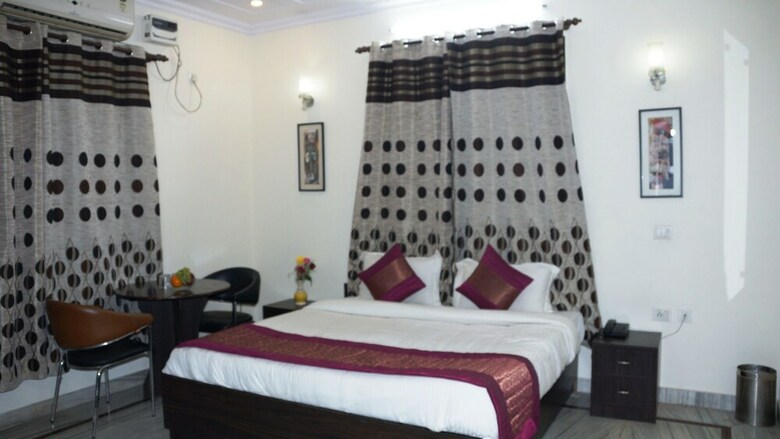 Hotel Maxfort Medicity