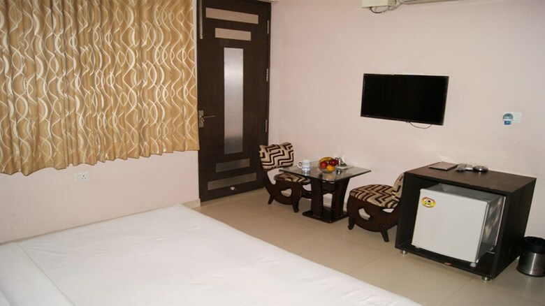 Hotel Maxfort Cyber City