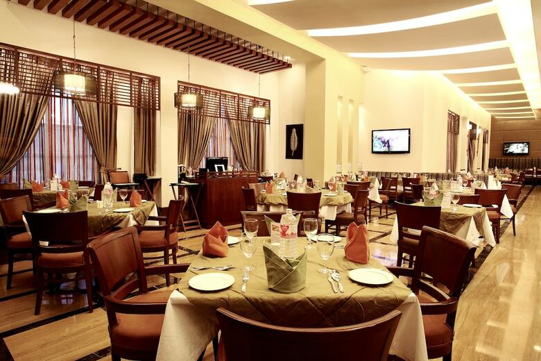 Hotel Dlf Club 3