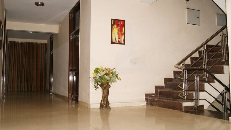 Hotel Maxfort Guest House Gurgaon