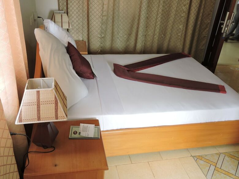 All Seasons Hotel