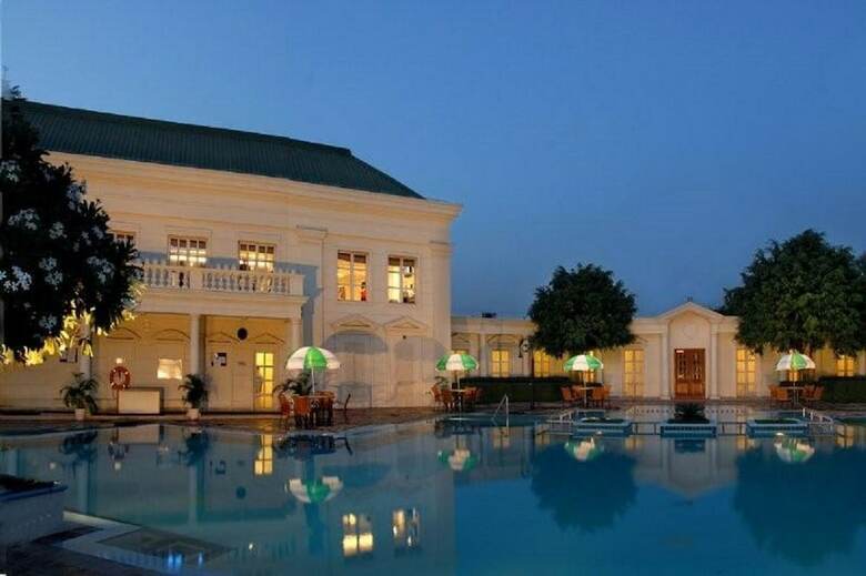 Hotel Dlf Club 4