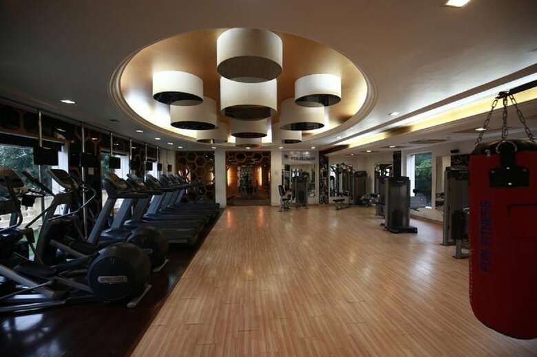 Hotel Dlf Club 4