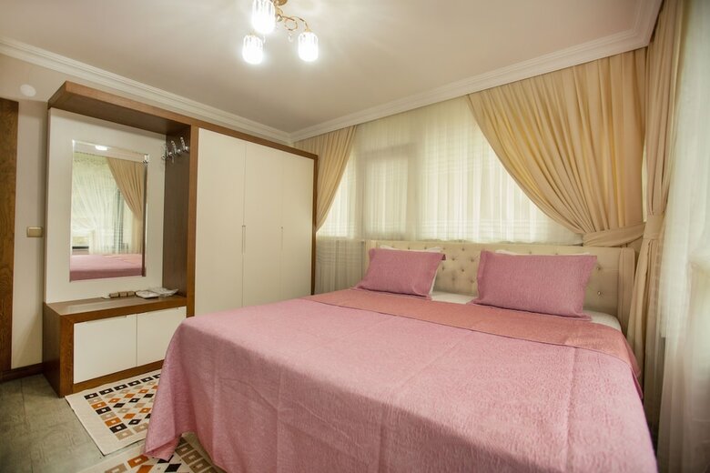 Jolnar Garden Hotel