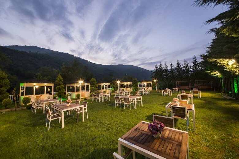 Jolnar Garden Hotel