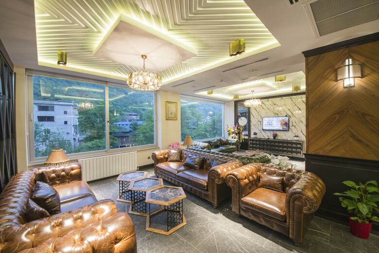 Jolnar Garden Hotel