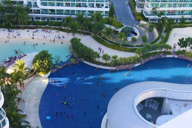 Azure Urban Resort Hostedbyces