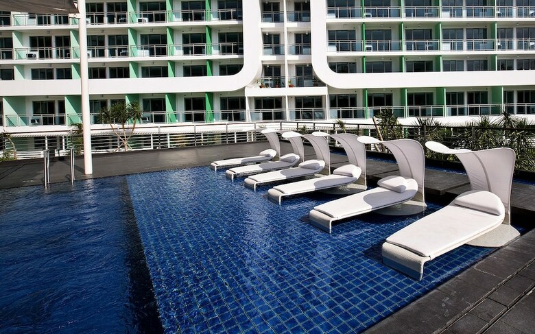 Azure Urban Resort Hostedbyces