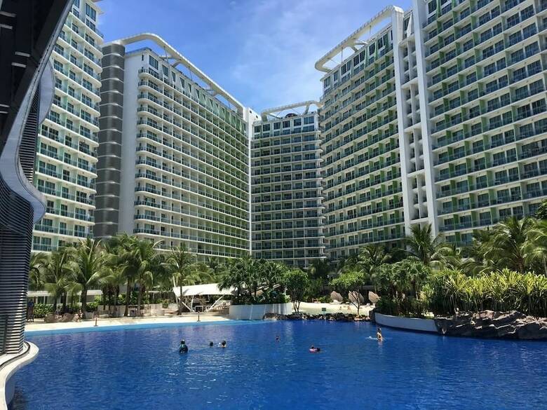 Azure Urban Resort Hostedbyces