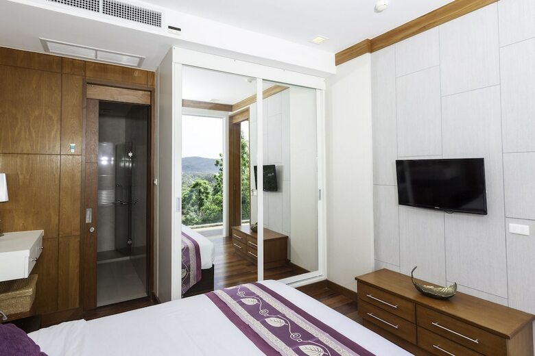 Q Kata Residence