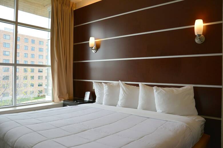 Hotel Days Inn & Suites By Wyndham Milwaukee
