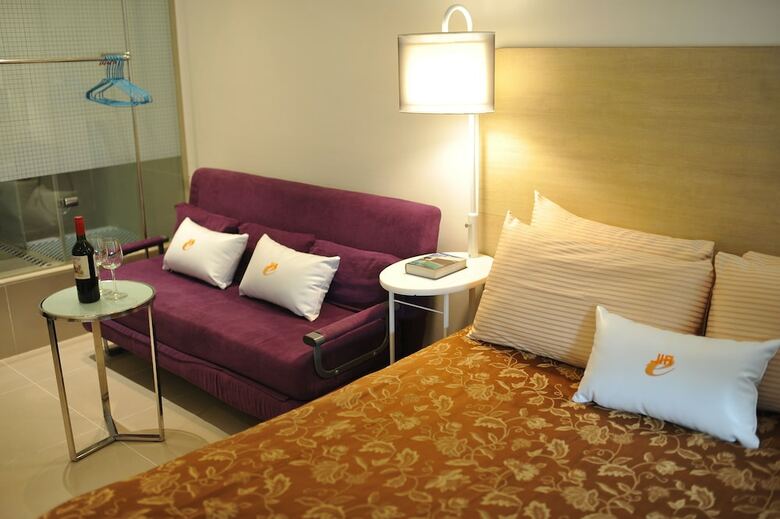 Ejia Hotel & Service Apartment