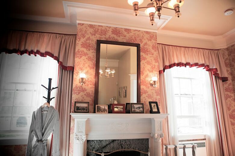 Bed & Breakfast 1 West Inn Waterfront