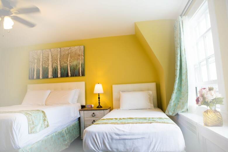 Bed & Breakfast 1 West Inn Waterfront