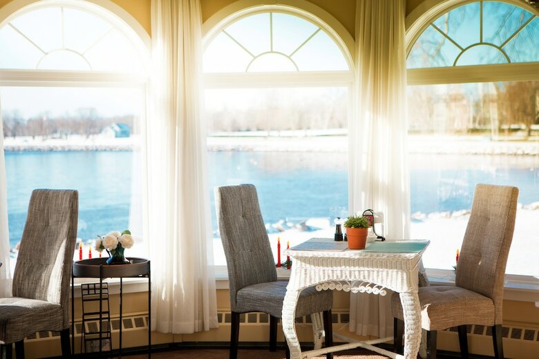 Bed & Breakfast 1 West Inn Waterfront