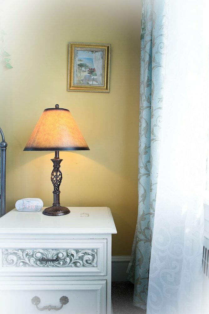 Bed & Breakfast 1 West Inn Waterfront