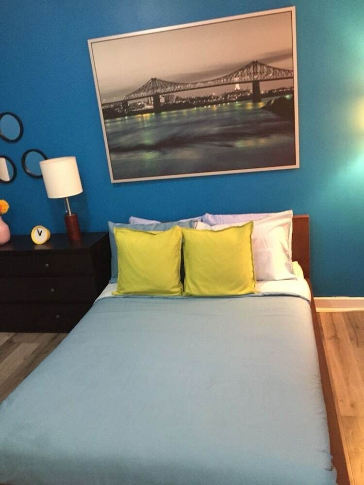 Hotel Gite King Hostels - In Montreal (C�te-saint-paul)