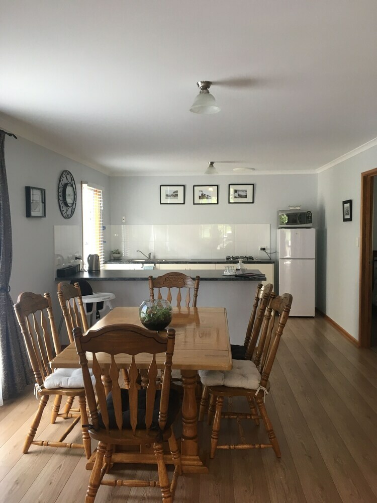 Lazy Days Bed And Breakfast Cottage