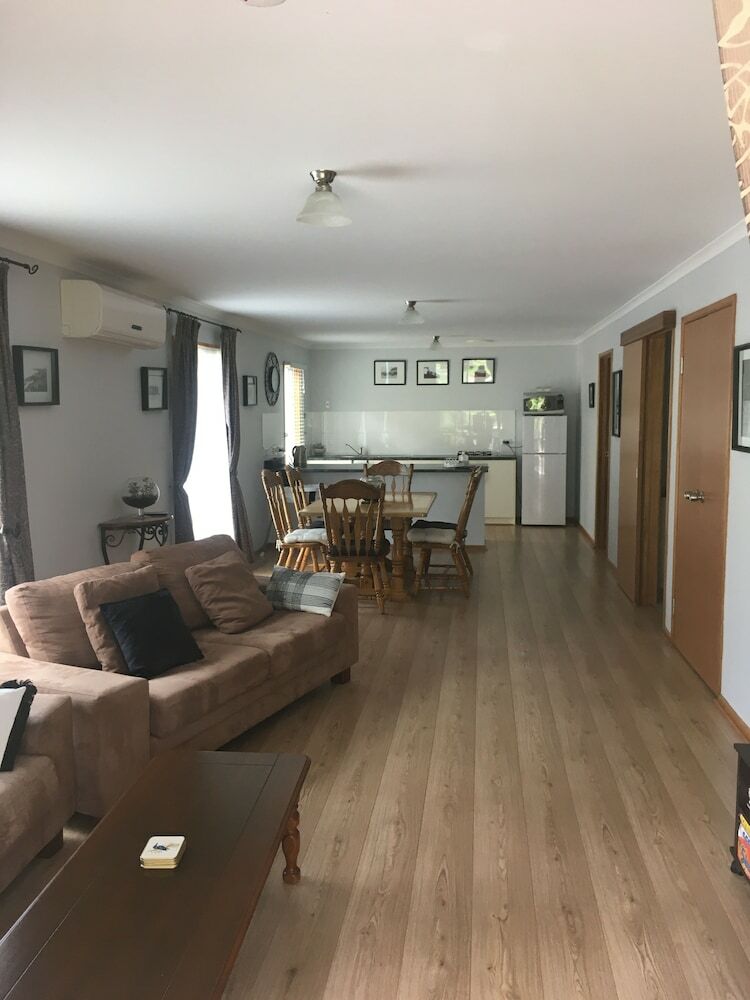 Lazy Days Bed And Breakfast Cottage