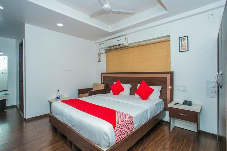 Hotel Oyo 17018 Roots Nest