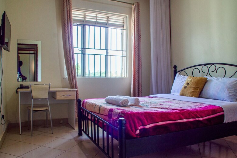Hotel Alvers Mukono