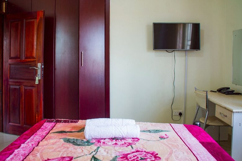 Hotel Alvers Mukono