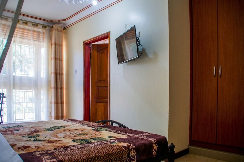 Hotel Alvers Mukono