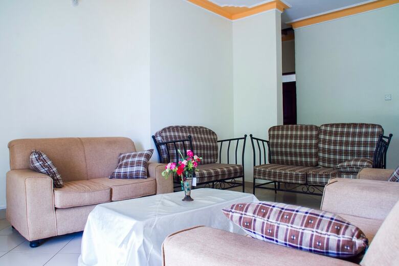 Hotel Alvers Mukono