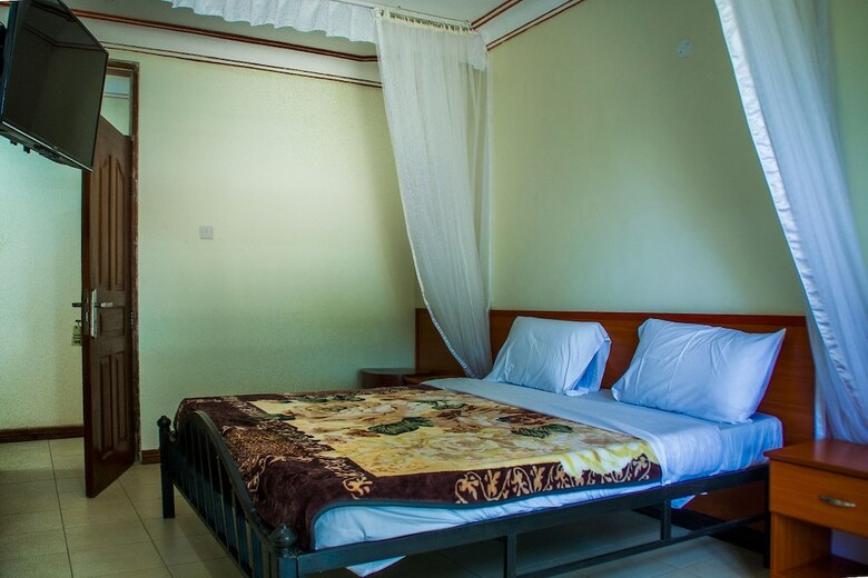 Hotel Alvers Mukono