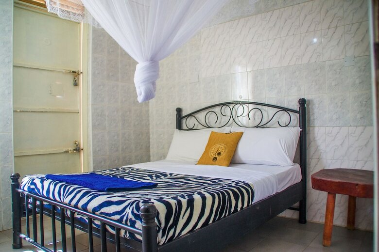 Hotel Alvers Mukono