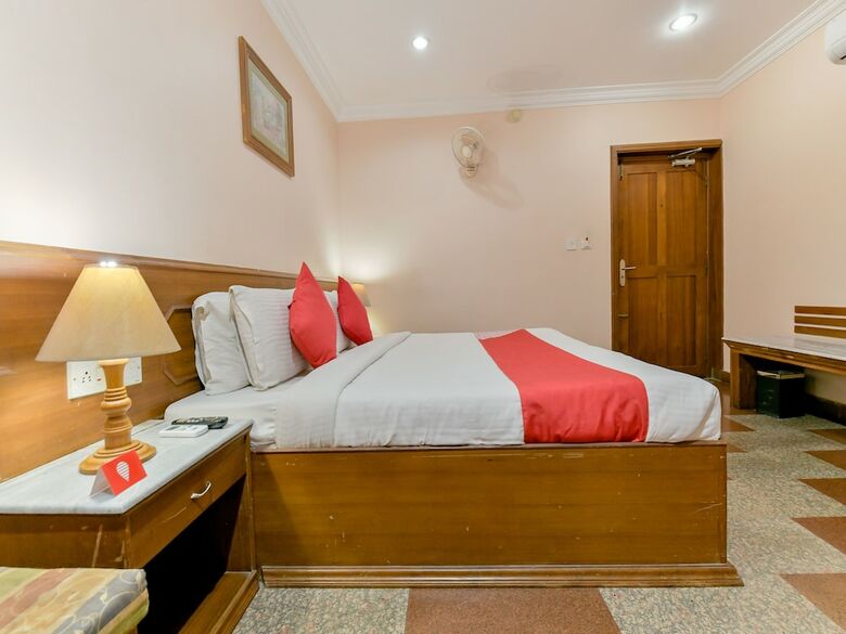 Hotel Oyo 15854 Grand Seasons