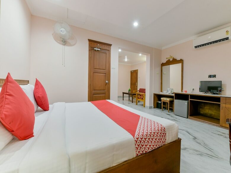 Hotel Oyo 15854 Grand Seasons
