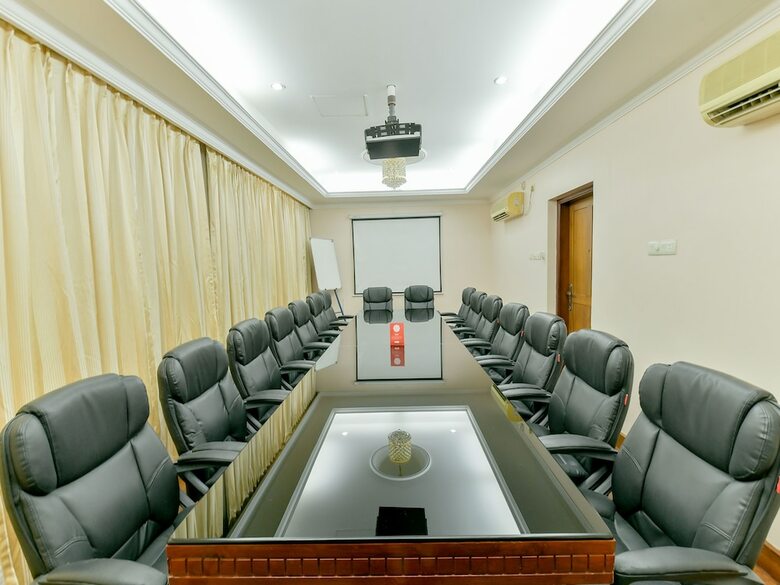 Hotel Oyo 15854 Grand Seasons